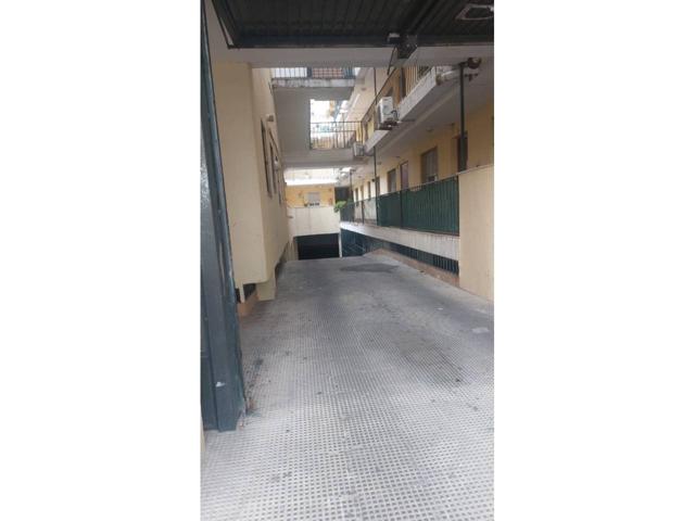 Parking Amplio en la calle Leones photo 0