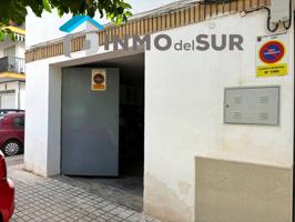 Local comercial transformado en cochera cerrada photo 0