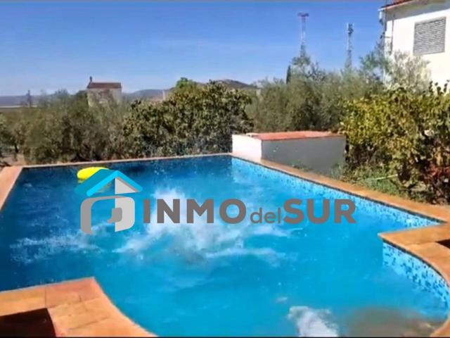 Chalet en en el campo photo 0