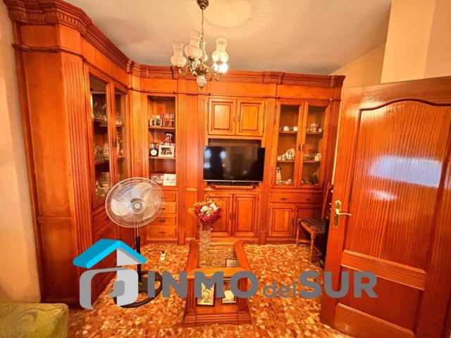 Casa en la barriada de dos plantas photo 0