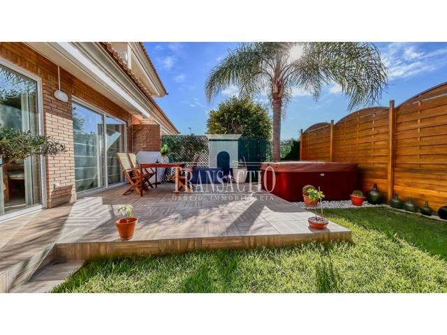 Venta de chalet pareado en Cambrils photo 0