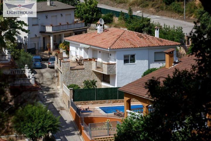 Gran casa en Lloret de Mar (Canyellas). photo 0