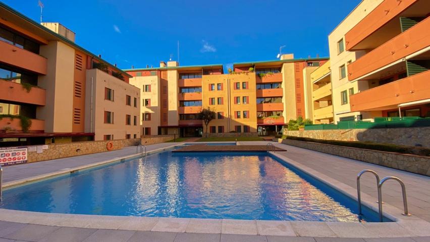 Excelente apartamento de tres dormitorios en venta en Fenals, Lloret de Mar. photo 0