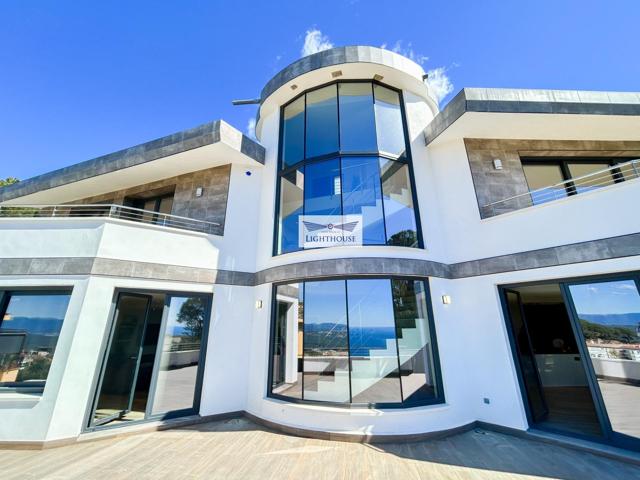 Exclusiva Villa de Lujo con Vistas Panorámicas al Mar en Lloret de Mar photo 0