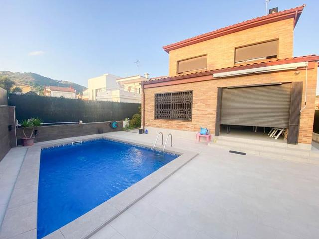 Fantastica casa con ascensor y piscina cerca de todos los servicios photo 0