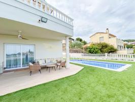 Espectacular Casa Reformada con Licencia Turística – Ideal para Inversión o Vivienda Familiar photo 0