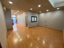 Local en alquiler en Cardedeu photo 0