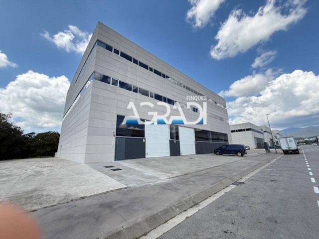 Nave industrial en venta en Santa Maria de Palautordera photo 0