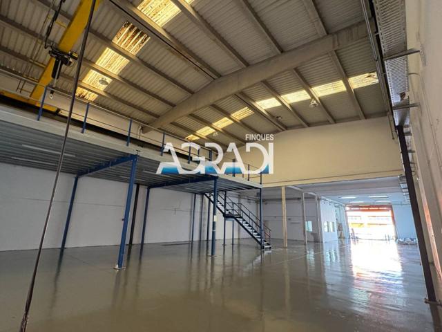 Nave industrial en alquiler en Sant Joan Despi. photo 0