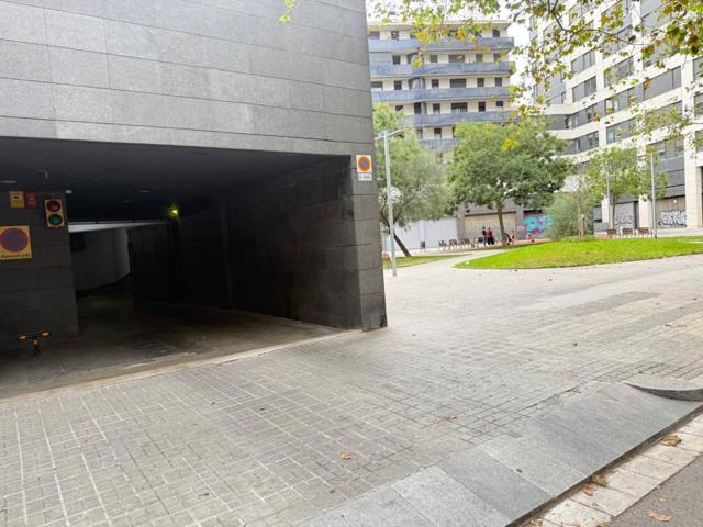 Alquiler de plaza de parking en Provençals del Poblenou, Barcelona Capital photo 0
