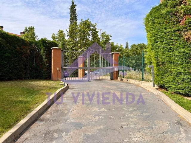 Se VENDE plaza de garaje photo 0