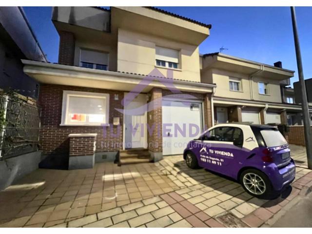 VENTA de CASA ADOSADA con PATIO en Tudela de Duero photo 0