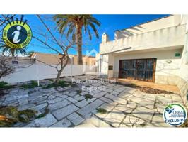 Casa en venta en Empuriabrava photo 0