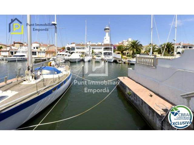 Casa de pescador en el sector Salins en venta con amarre de 12,5 x 4 m para velero, Empuriabrava photo 0