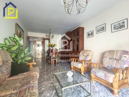 Amplio piso de 3 hab y 2 terrazas bien situado en la Villa photo 0