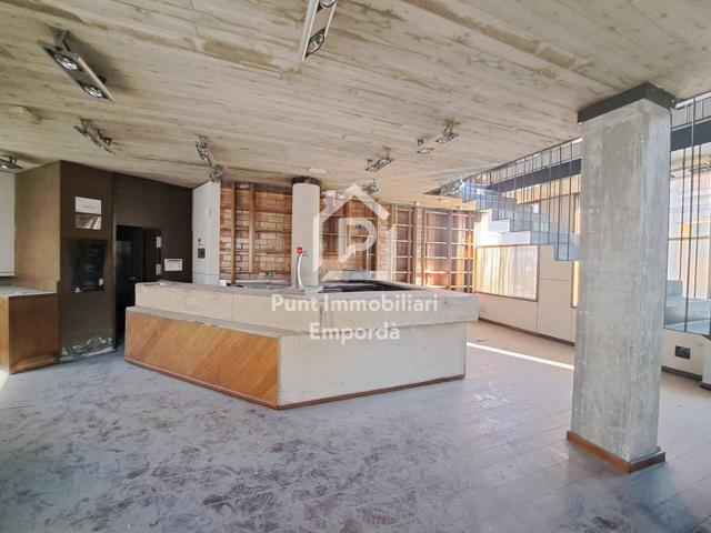 Local en venta en Eixample-Horta Capallera photo 0