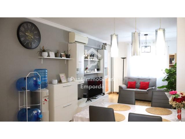 Amplio piso familiar con 4 habitaciones photo 0