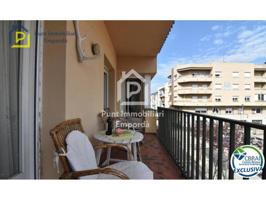 Apartamento de 78 m2 situado en el centro de Roses. photo 0