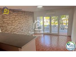 Apartamento en venta en Empuriabrava photo 0