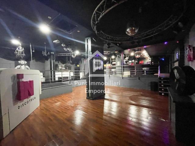 Discoteca en 'Los Arcos' Empuriabrava photo 0