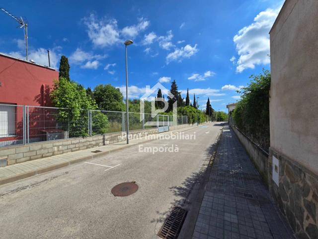 Terreno en Figueres para construir 5-6 viviendas. Ubicación perfecta, a solo 5 minutos del centro de Figueres photo 0