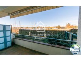 Magnífico apartamento en una zona tranquila con vistas al canal. photo 0