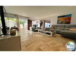Casa Típica Española en Empuriabrava - Distrito Poblado Típico photo 0