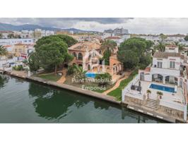 CASA EXCLUSIVA CON AMARRE DE 30 METROS EN EMPURIABRAVA photo 0