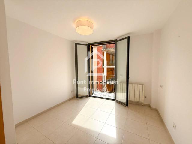 PISO EN VENTA EN CALLE PROGRES EN FIGUERES photo 0