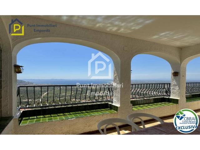 ¡Casa para Reformar con Increíbles Vistas al Mar! photo 0