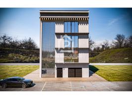 ¡Oferta especial para constructores! Edificio de 4 apartamentos con planos de construcción. photo 0