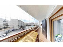 Se vende piso en Empuriabrava a solo 750 metros de la playa photo 0