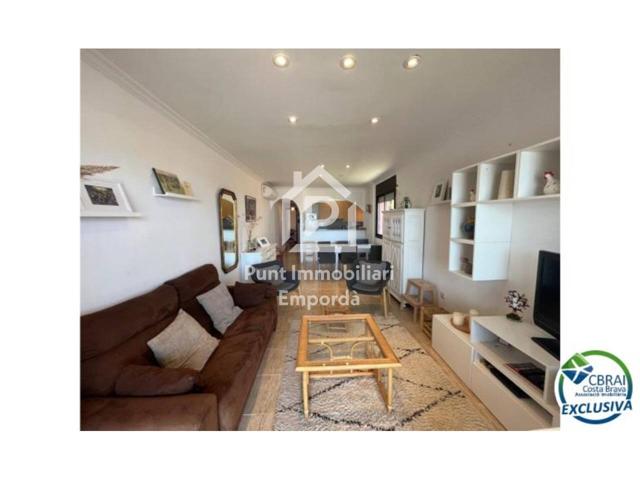 Bonito y moderno apartamento en primera línea de mar, vistas al mar, garaje cerrado, piscina comunitaria photo 0