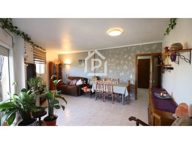 Piso en venta en Figueres, barrio del Eixample photo 0