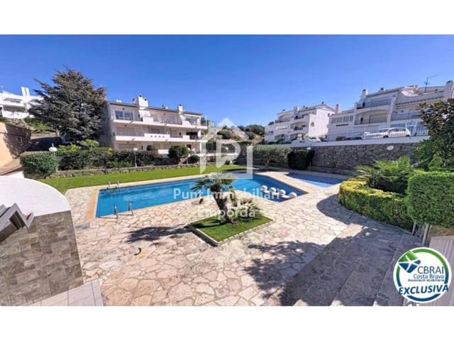 Piso de 1 habitación con vistas al mar, piscina y aparcamiento — Roses photo 0