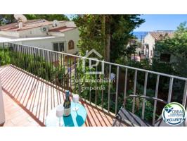 Exclusivo apartamento reformado a 50 metros de la playa de Canyelles Petites – Roses photo 0