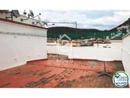 Amplio piso en venta en Roses a 100 metros del mar photo 0