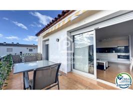 Encantador apartamento con licencia turística en Empuriabrava - sector Poblat Típic. photo 0