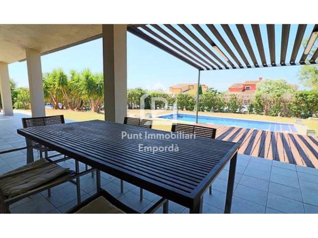 Villa totalmente renovada en la exclusiva zona de Peralada Golf photo 0