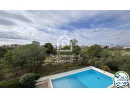 Apartamento renovado con licencia turística, terraza y piscina photo 0