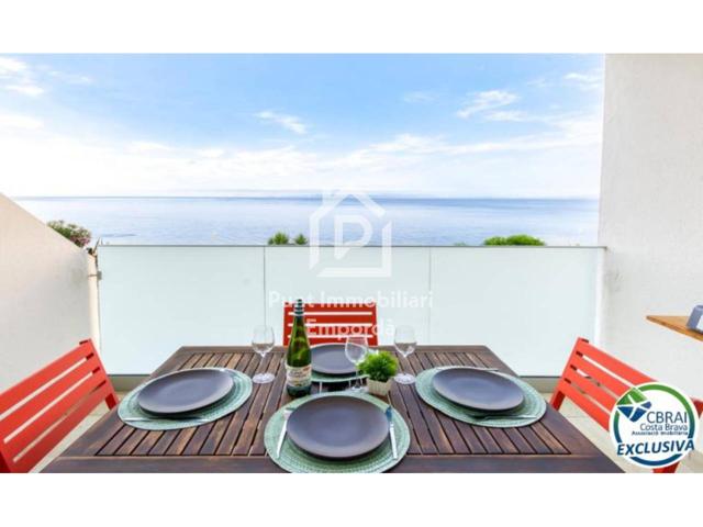 Apartamento reformado con vistas al mar y licencia turística photo 0