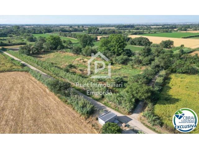 Gran terreno rústico en Peralada. photo 0