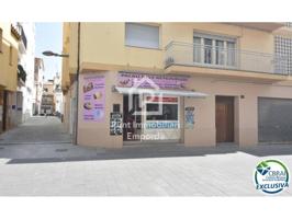 ¡OPORTUNIDAD DE TRASPASO EN PLENO CENTRO DE ROSES! photo 0