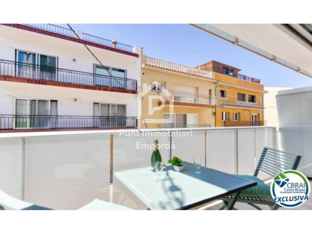 Oportunidad en el centro de Roses: piso del 2020 con garaje opcional photo 0