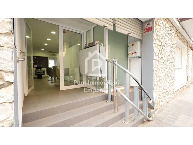 🔑 Local versátil de 120m² con accesibilidad Total photo 0