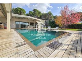 Propiedad de alto standing en La Jonquera: un refugio de lujo en el macizo de l'Albera con piscina climatizada y vistas photo 0