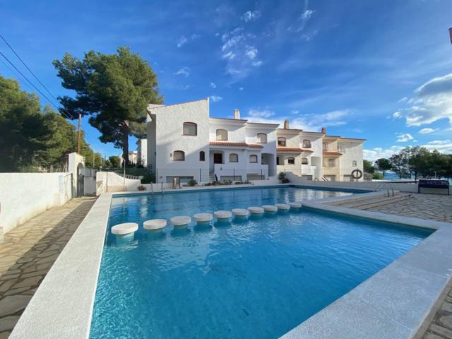 Adosado en primera línea de mar photo 0