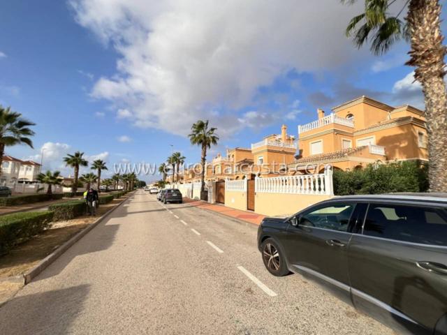 Villa Independiente con Plaza de Aparcamiento y Piscina Comunitaria en Venta en Lo Crispín (Algorfa, Alicante) photo 0