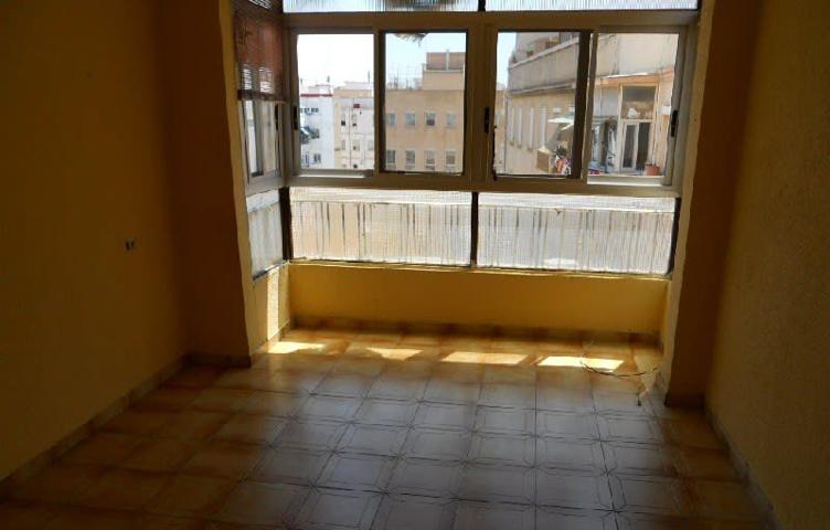 Piso En venta en Torrefiel, Valencia photo 0