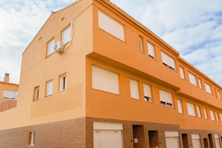 Casa Adosada en alquiler en Petrés, Valencia photo 0